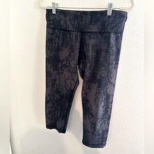 Lululemon Cropped Leggings, 2009, black + grey, Size 8